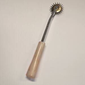 Vintage Dritz Tracing Wheel Perforating Cut Tool Pink Bakelite Handle 6" Japan